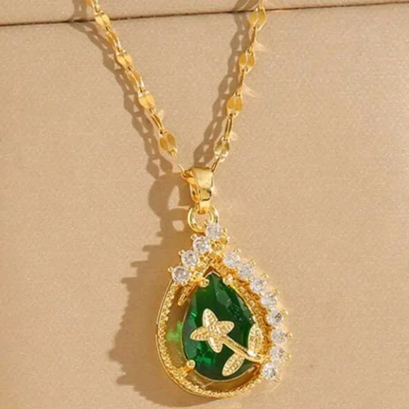 New Elegant Gold and Green Pendant Necklace - Picture 1 of 3